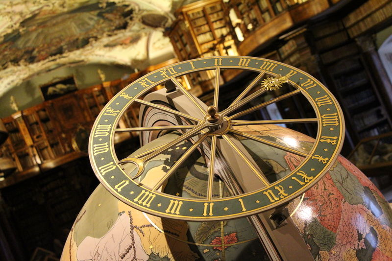 Zeiger des St.Galler Globus in der Stiftsbibliothek (© Stiftsbibliothek St.Gallen)<br>